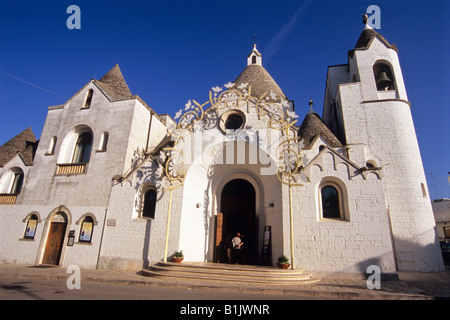 Chiesa ein Trullo, Alberobello, Apulien, Provinz Bari, Italien Stockfoto