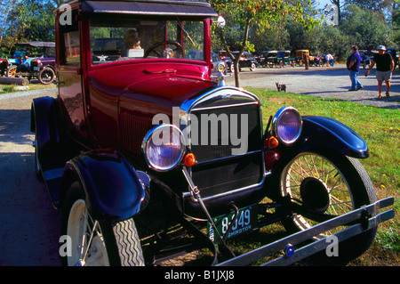 Oldtimer Ford Modell T Autos zu einem T-Modell treffen und Rallye Stockfoto