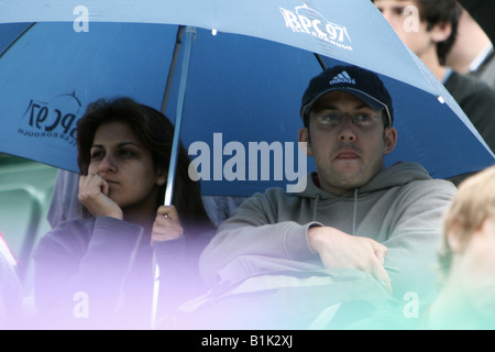 Regen stoppt spielen auf dem Centre Court in Wimbledon Tennis Championships, London, SW19 Stockfoto