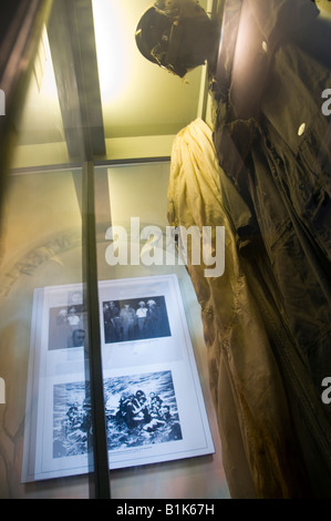 McCains Fluganzug auf Anzeige im Gefängnis Hoa Lo oder Maison Centrale, Hanoi, Vietnam Stockfoto