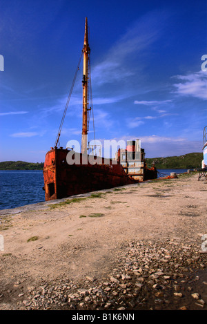 Alten rostigen Boot, Clifden aufgegeben, Irland Stockfoto