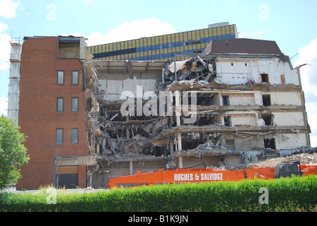 Abbrucharbeiten Baustelle, Bracknell, Berkshire, England, Vereinigtes Königreich Stockfoto