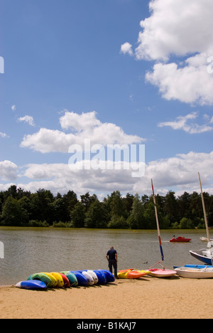 Menschen auf Urlaub bei Center Parcs an Elveden in der Nähe von Thetford, Großbritannien Stockfoto