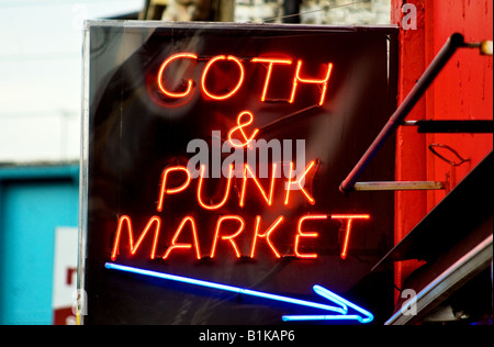 Neon Sign-Advsertising alternative Markt in London Camden Stockfoto