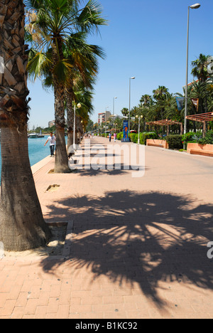 Weg entlang dem Hafen von Alicante, direkt neben la Paseo De La Explanada de Espana, Alicante Stockfoto