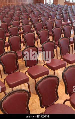 Leere Stühle In Hörsaal Konferenz Raum Stockfoto