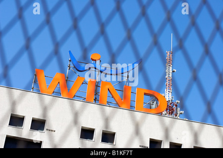 Das Emblem der Telekommunikations-Unternehmen WIND SpA sieht in Catania, Sizilien, Italien Stockfoto