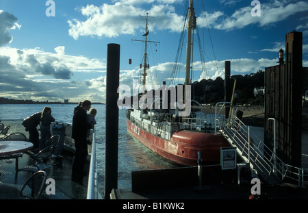 Historischen Feuerschiff Elbe 3 in ein Museum für historische Schiffe in Övelgönne an der Elbe in Hamburg, Deutschland Stockfoto