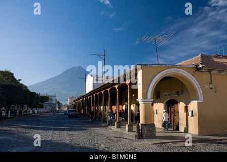 La Antigua Guatemala der UNESCO und Vulcan de Agua Guatemala Stockfoto