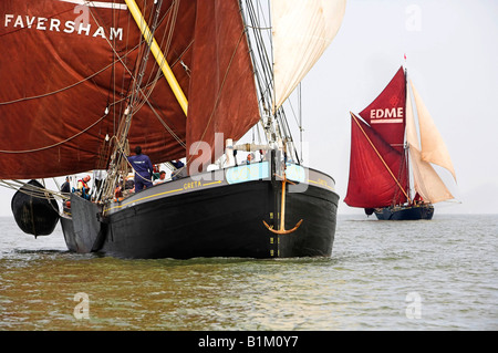 Segeln-Lastkähne Edme und Greta im Wettbewerb auf dem Medway Centenary Barge Match 2008 Stockfoto