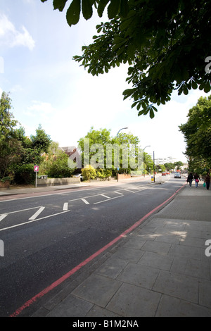 Bromley-Straße in der Nähe von nstige im Südosten London. Stockfoto