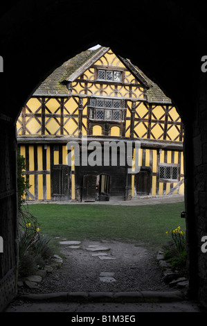 Stokesay Castle Torhaus von Torbogen. Stockfoto