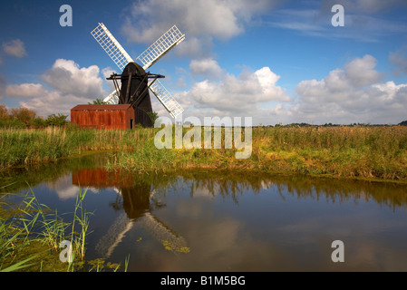 Herringfleet Kittel aus Holz Windpumpe am Herringfleet auf der Norfolk & Suffolk Broads, (Suffolk), UK Stockfoto