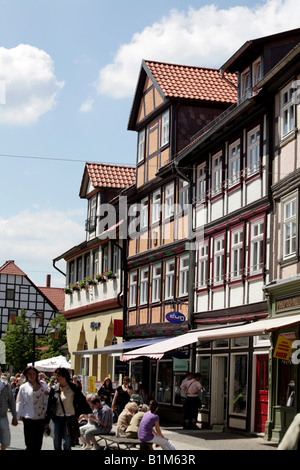 Halbe Fachwerkhaus und bemalten Ladenfronten im Zentrum von Wernigerode, Harz Mountains, Deutschland, Deutschland Stockfoto