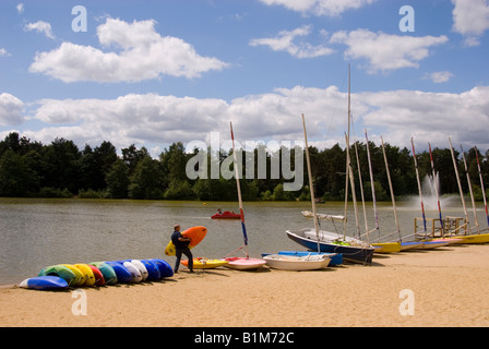 Menschen auf Urlaub bei Center Parcs an Elveden in der Nähe von Thetford, Großbritannien Stockfoto