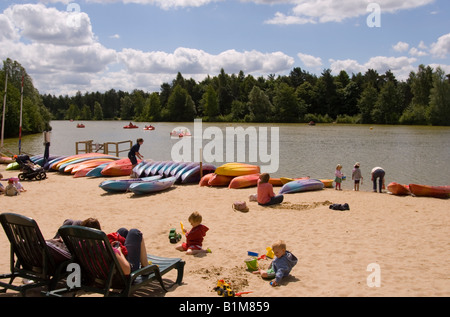 Menschen auf Urlaub bei Center Parcs an Elveden in der Nähe von Thetford, Großbritannien Stockfoto