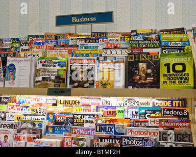 Barnes &amp; Noble Magazin und periodische rack Stockfoto