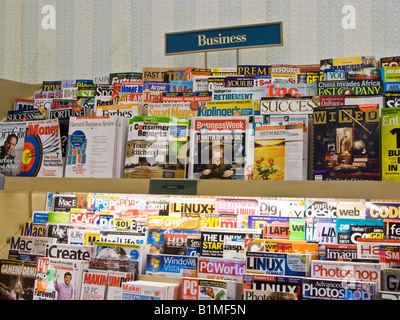 Barnes &amp; Noble Magazin und periodische rack Stockfoto