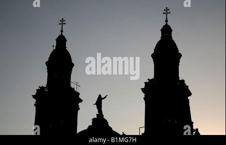 Die Sonnenuntergänge hinter der Catedral Metropolitana, Plaza de Armas, Santiago, Chile Stockfoto