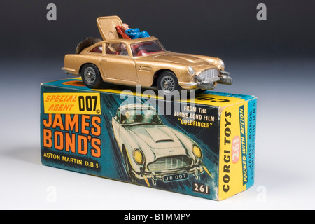 James Bond Aston Martin DB5. Corgi Diecast Modell no.261. Herausgegeben von 1965 mit original-box Stockfoto