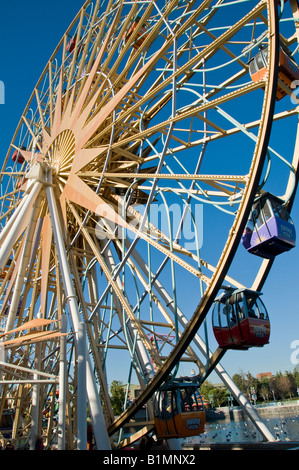 Sonne, Rad-Riesenrad, California Adventure Park, Disneyland Resort Anaheim, Kalifornien. Stockfoto