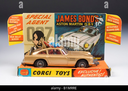 James Bond Aston Martin DB5. Corgi Diecast Modell no.261. 1965 mit Originalverpackung ausgestellt Stockfoto