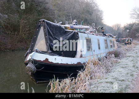 Frostiger Morgen am Kennet & Avon Canal Bradford on Avon Wiltshire Stockfoto