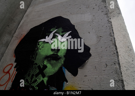 Ein Graffiti auf der umstrittenen "Sicherheitszaun", eine Mauer errichtet von den Israelis, sich von den Palästinensern trennen. Stockfoto