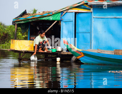 Das schwimmende Dorf Chong Khneas ist Heimat von ca. 5000 ethnische Vietnamesen; Tonle Sap, schwimmende Dorf, Kambodscha Stockfoto