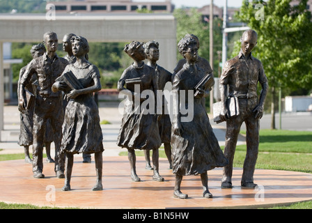 Die Little Rock Nine dargestellt im Testament eine 2005 Skulptur auf dem Gelände das Arkansas State Capitol in Little Rock Stockfoto