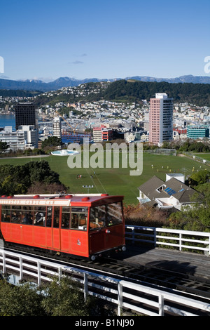 Wellington Cable Car mit Blick über Wellington city Stockfoto