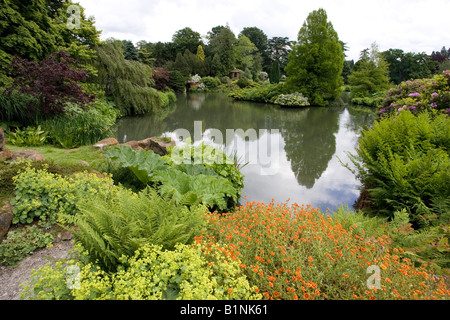 See und die Gärten auf Sandringham Haus Queens Landsitz in der Nähe von Kings Lynn Norfolk UK Stockfoto
