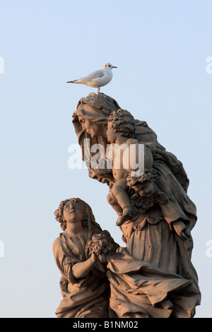 St. Anne mit Jesuskind, Maria und Seligen Tern auf den Kopf Stockfoto