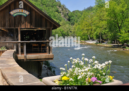 Des Flusses Ende Restaurant am Fluss für Nantahala, Great Smoky Mountains in North Carolina, Vereinigte Staaten Stockfoto