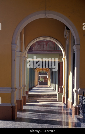 Spanische Kolonialzeit Arkaden in Granada, Nicaragua Stockfoto