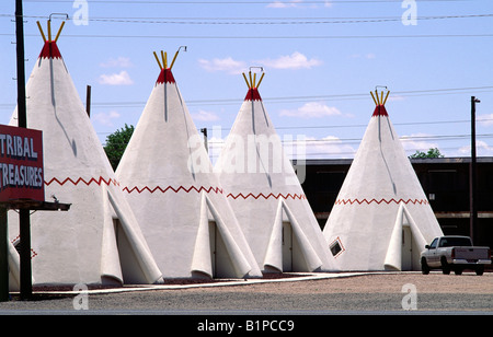 Zimmer im Motel in Form eines Tipis oder Wigwams auf der Route 66 in Holbrook in Arizona Stockfoto