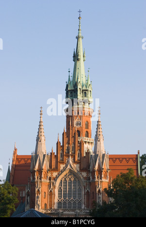 St. Joseph Kirche in Podgorze Krakau gesehen von der vorderen Fassade mit Nachmittag Sonnenlicht im September 2005 Stockfoto