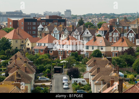 Vorstadthäuser. Folkestone Kent UK Suburbia Gehäuse HOMER SYKES Stockfoto