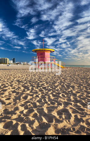 Ken Scharf entwarf Rettungsschwimmer-Turm am 10th Street, Miami Beach, Florida. Stockfoto