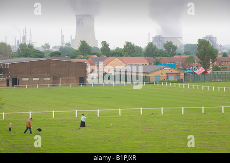 Eston ein Vorort von Middlesborough auf Teeside UK Eston ist einem armen heruntergekommenen Arbeiterviertel mit hoher Luftverschmutzung Stockfoto