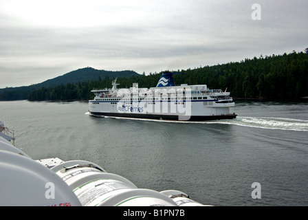 British Columbia Ferries Auto- und Ferriy nach Vancouver Island vorbei in Active Pass Stockfoto