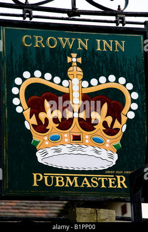 Crown Inn Pub Schild in Westcott, Surrey, England Stockfoto