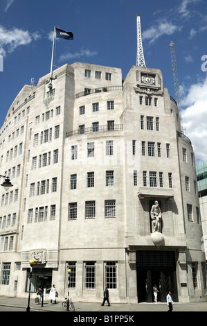 Im Weitwinkel Broadcasting House in Portland Place Stockfoto