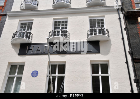 Sir Norman Hartnell berühmte Hofkleideräume in Mayfair, wo er von 1935 - 1979 in der Bruton Street Mayfair London, England, lebte und arbeitete Stockfoto