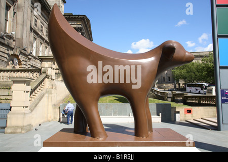 Einer der 120 Superlambanana Skulpturen in Liverpool, der Kulturhauptstadt Europas zu feiern Stockfoto