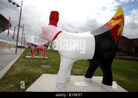 Einer der 120 Superlambanana Skulpturen in Liverpool, der Kulturhauptstadt Europas zu feiern Stockfoto