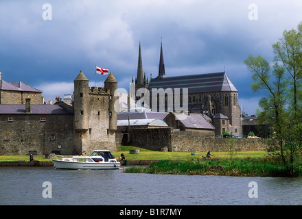 Enniskillen, Co. Fermanagh, Nordirland, historische Burg auf den River Erne Stockfoto