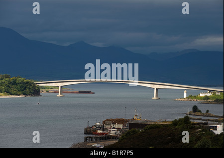 Skye Bridge über Loch Alsh verbinden die Isle Of Skye, der Insel Eilean Ban. Schottland Stockfoto