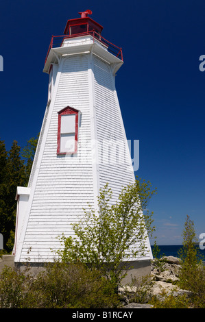 Große Badewanne Leuchtturm in Tobermory an der Spitze der Bruce Peninsula Lake Huron Georgian Bay Ontario Stockfoto