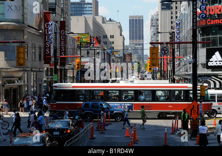 Yonge Street am Dundas Street, Toronto, Ontario Kanada Stockfoto